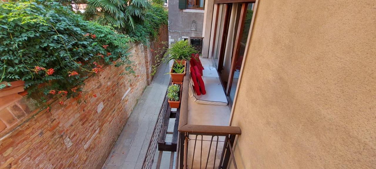 Antico Rio Acqua Dolce Apartment Венеция Экстерьер фото