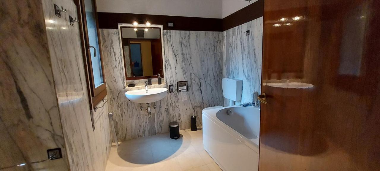 Antico Rio Acqua Dolce Apartment Венеция Экстерьер фото